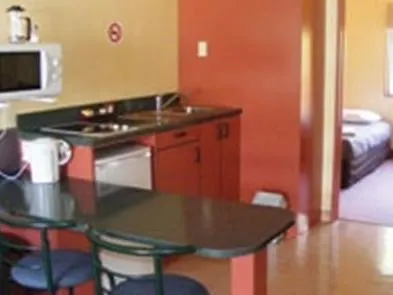 Pohutu 4*