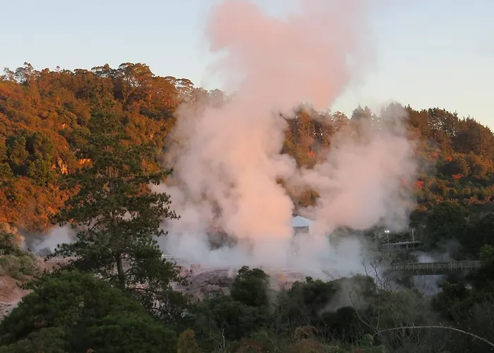 Pohutu Motel