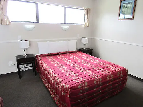 Pohutu Motel