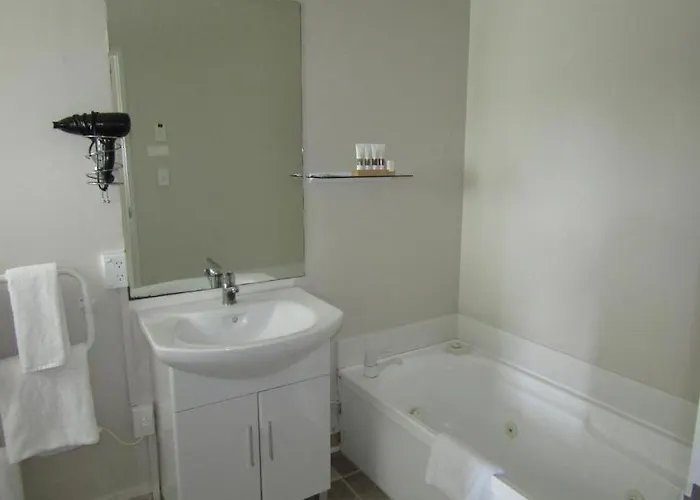 Motel Pohutu 4*